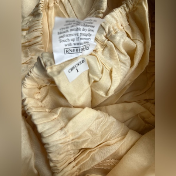 250 Thread Coun Sateen 100% KING Sheet Set Cream 3 Piece Fitted & 2 Pillow Cases - Picture 5 of 8